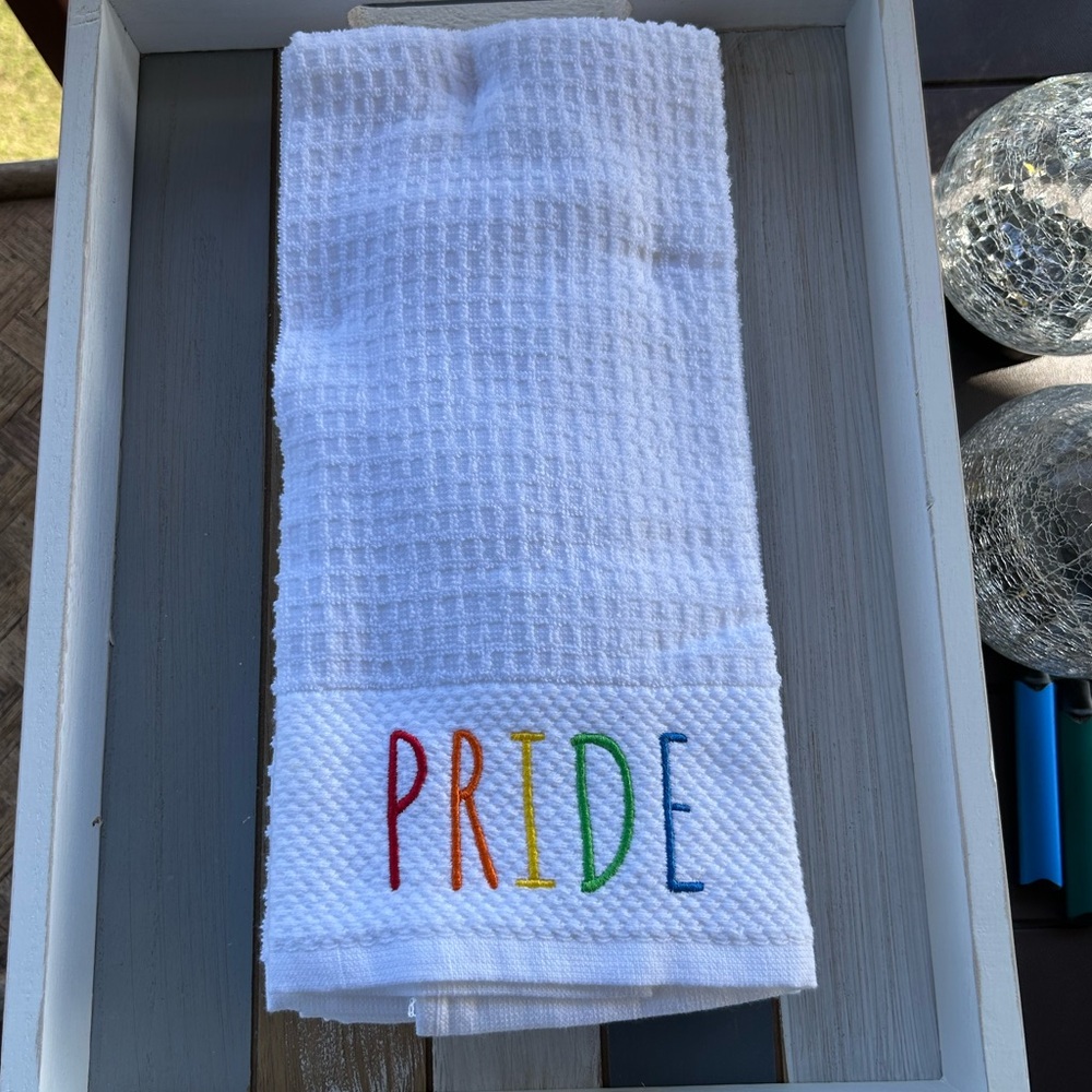 Colorful Embroidered Pride (4) Towel Set